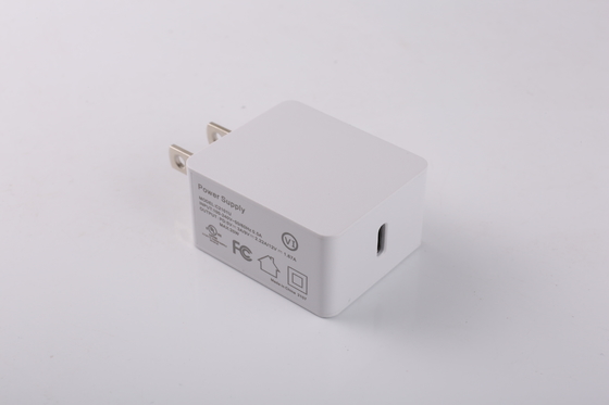 Consumer PD USB Travel Charger เอาต์พุตสูงสุด 20W มากกว่าการป้องกันกระแสไฟ